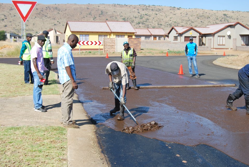 Slury Seal Mpumalang,Balfour:Barberton:Bethal:Breyten:Bushbuckridge:Carolina: Delmas:Dullstroom:EkangalaeMakhazeni / Belfast:Embalenhle:Empuluzi:Ermelo:Greylingstad:Groblersdal:Hazyview:Hendrina:KomatipoortKriel:KwaNgema:Leslie / Lebogang:Lydenburg:Machad
